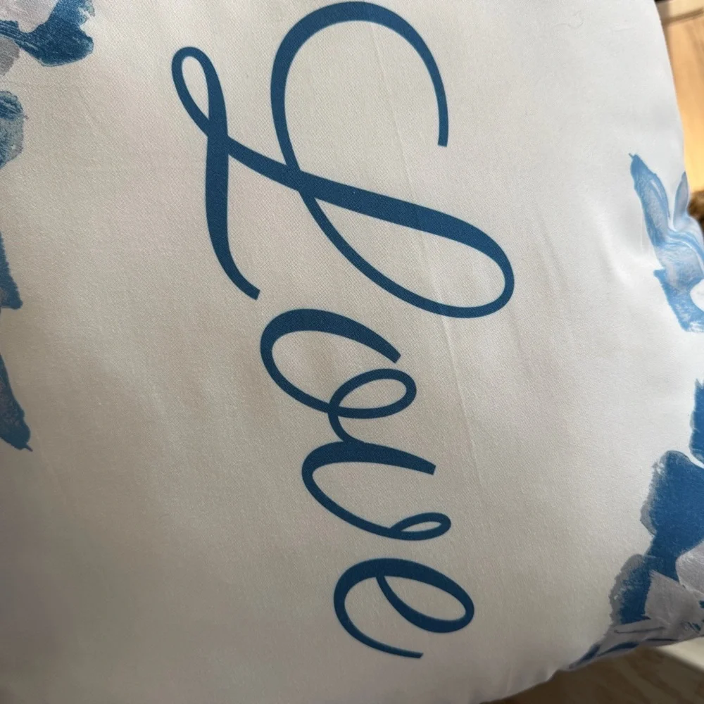 White and Blue Floral Quilt Set - Home Bedding
